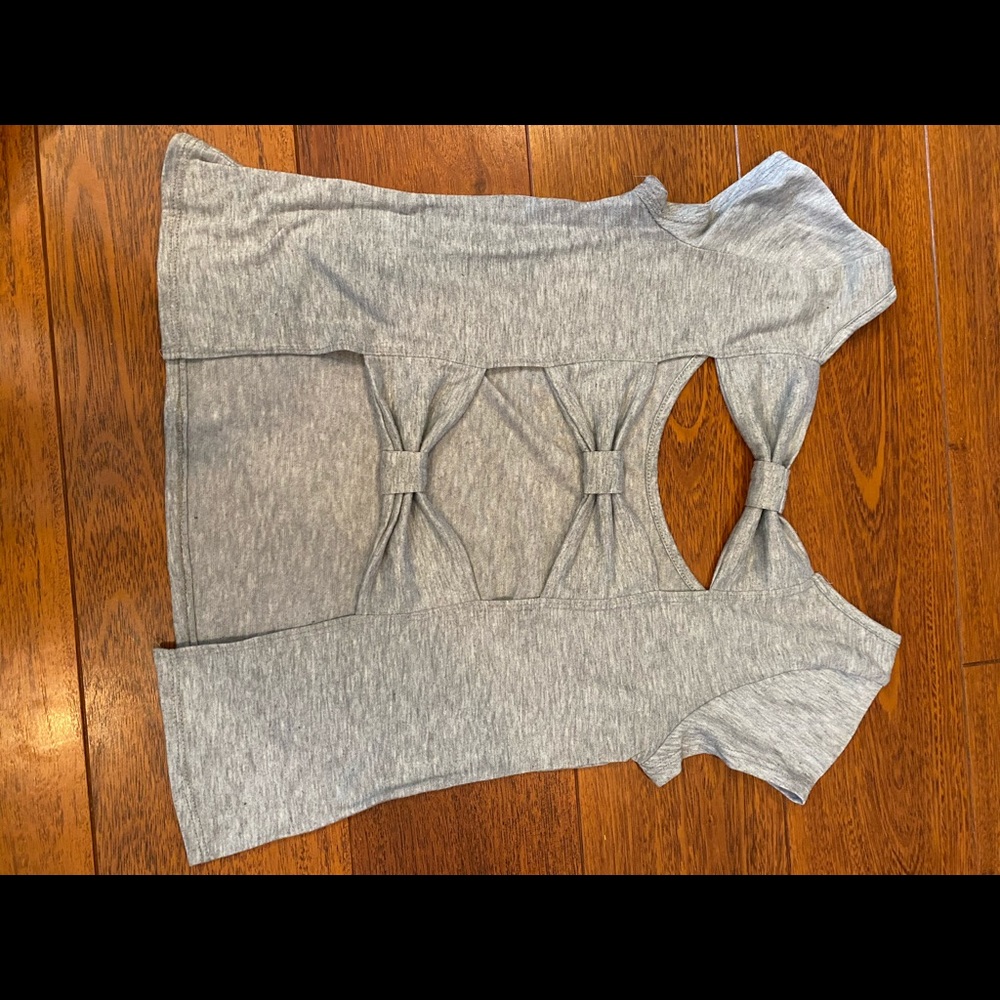 Shirt with bows on back